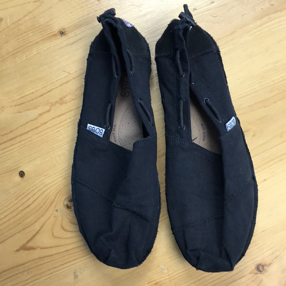 Bobs Skechers women’s black size 9 slip ons